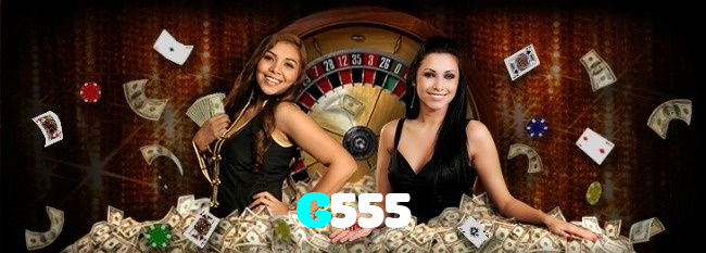 G555 casino presented on mobile device in Pakistan with slots and live games